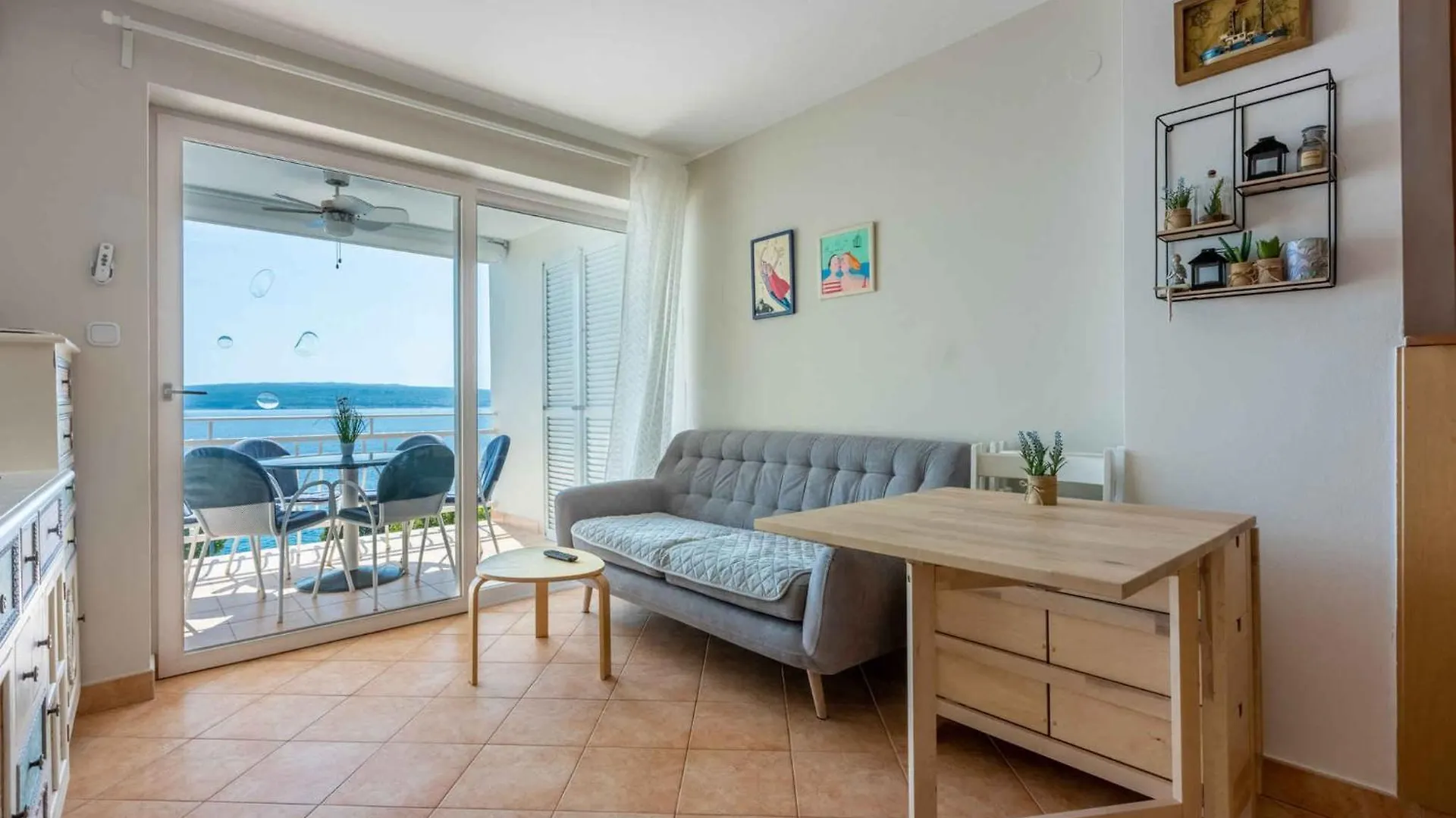 Apartment In Selce 42954