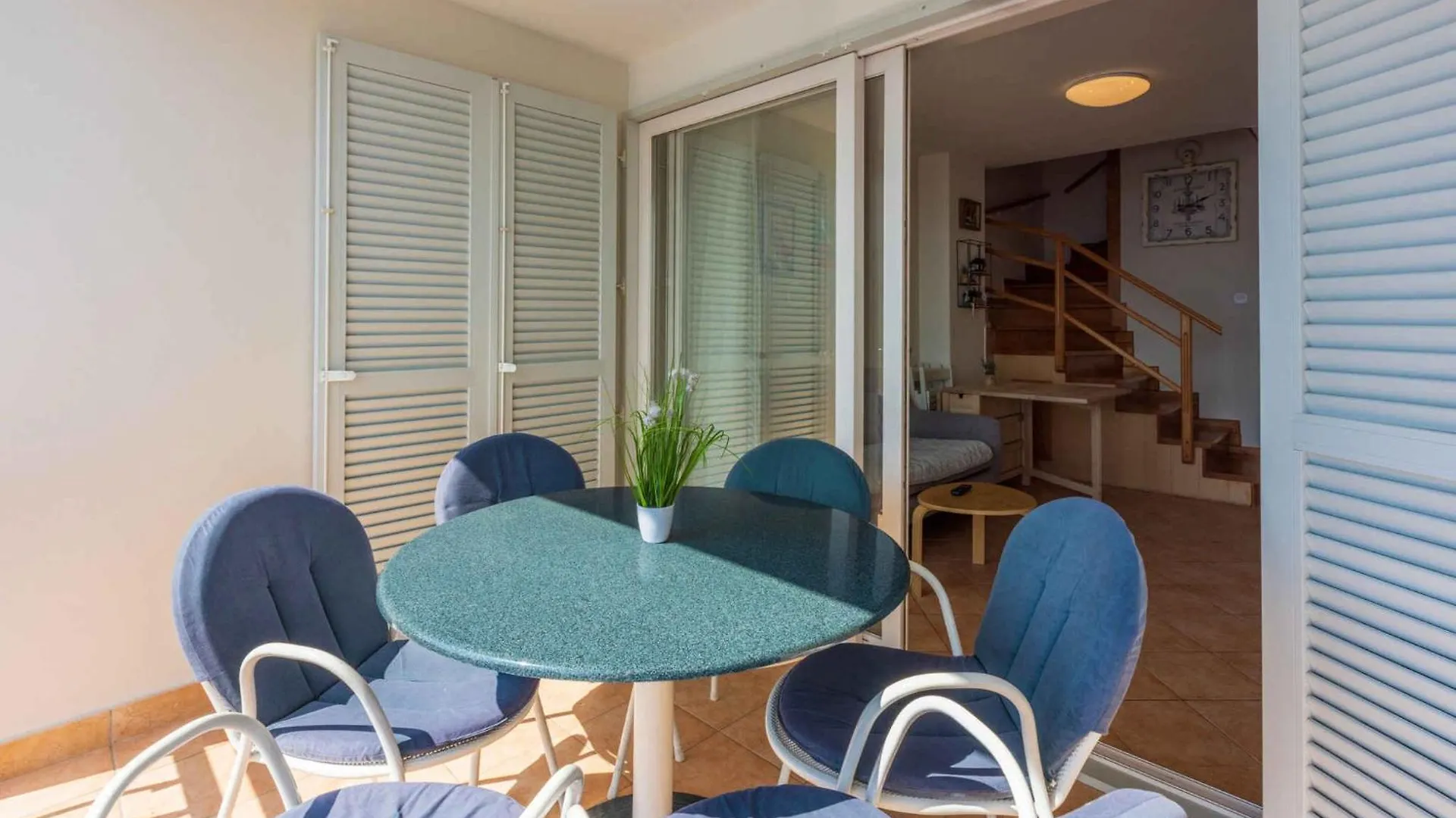 Apartment In Selce 42954